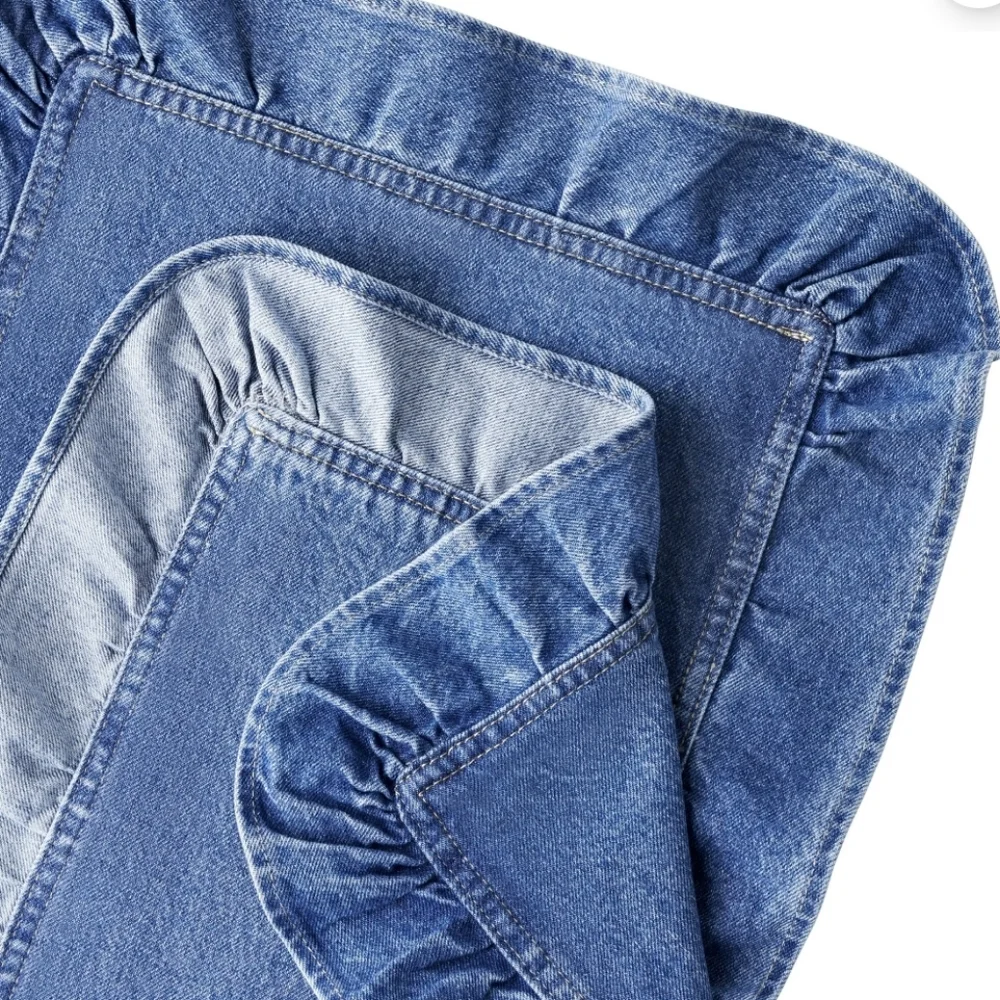 The Pioneer Woman Denim Ruffle Table Runner in Blue